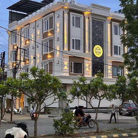Hotel Rudhav Palace Ujjain Exteriör bild