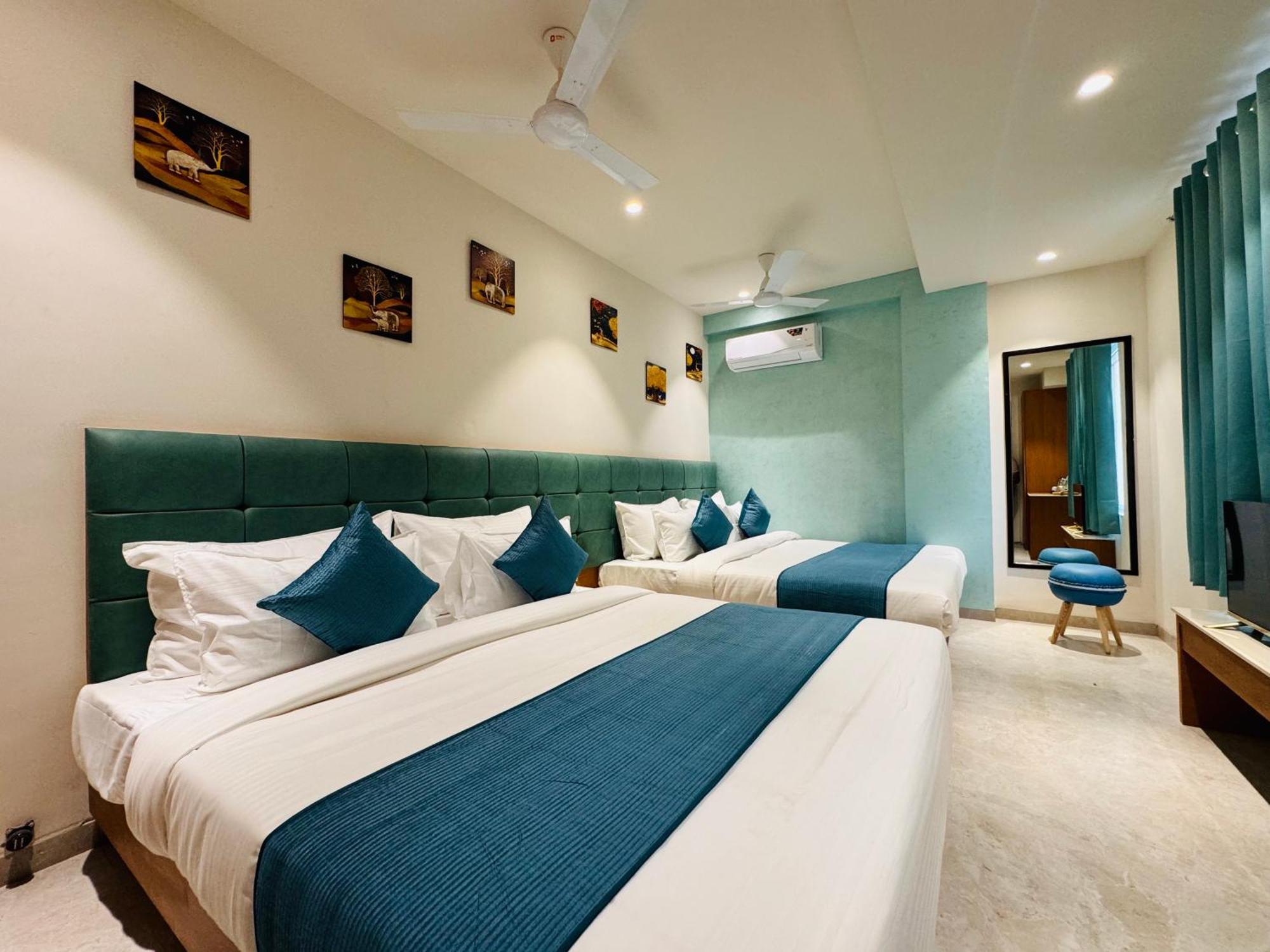 Hotel Rudhav Palace Ujjain Exteriör bild